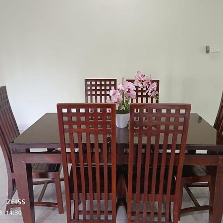 Homestay Yasmeen Marang Εξωτερικό φωτογραφία