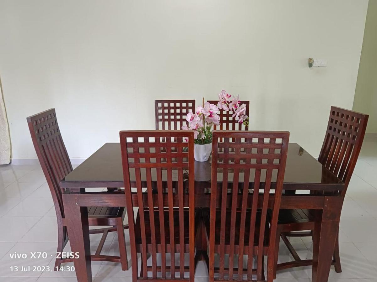 Homestay Yasmeen Marang Εξωτερικό φωτογραφία